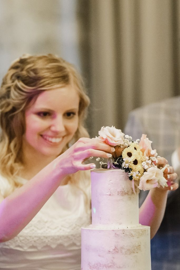 Krájanie svadobnej torty