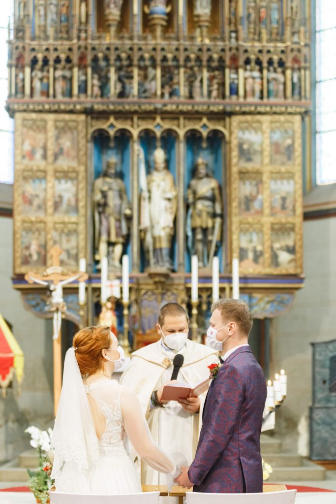 Svadobný obrad s rúškami v kostole sv.Egídia v Bardejove